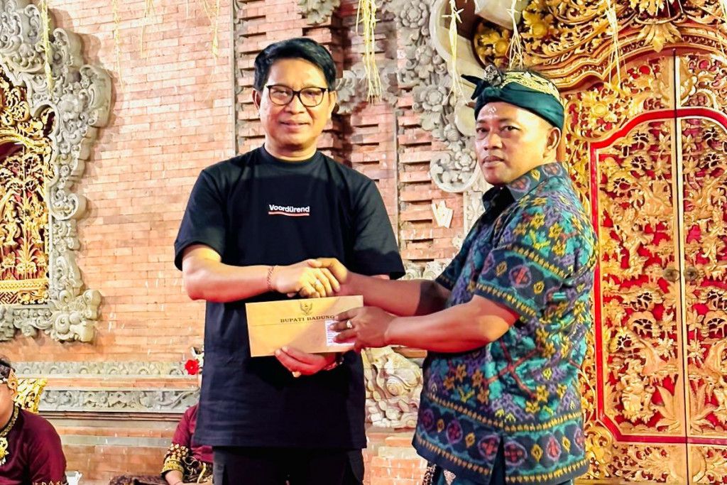 Sekda Adi Arnawa Hadiri Gladi Resik Mebarung Gamelan Gong Kebyar Duta Abiansemal